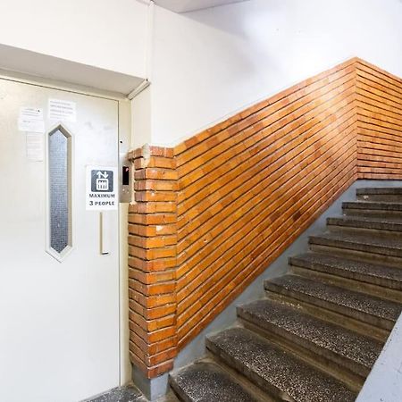 Апартаменты Stunning Views 2Br Midtown Flat - Charming Balcony Бухарест Экстерьер фото