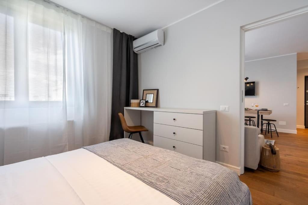 Апартаменты Stunning Views 2Br Midtown Flat - Charming Balcony Бухарест Экстерьер фото